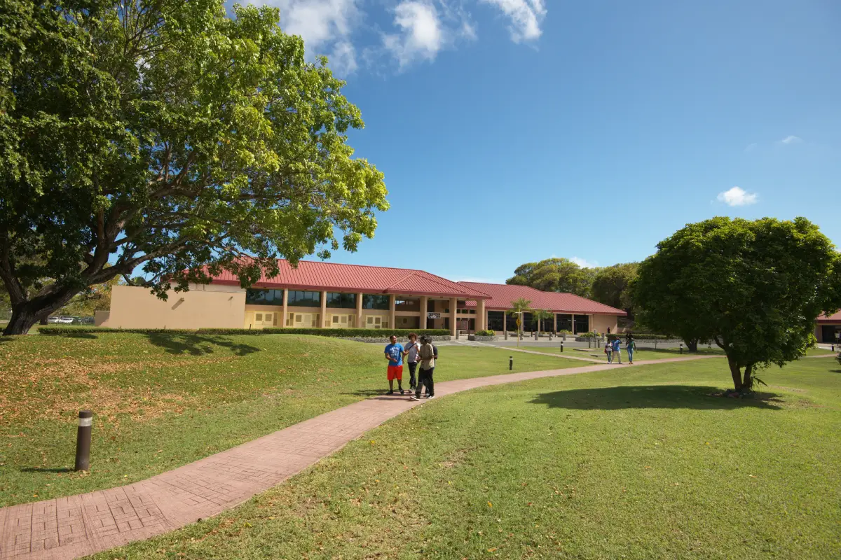 Students walking on AAS Campus