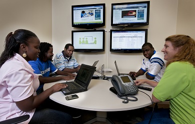 UVI students at computers